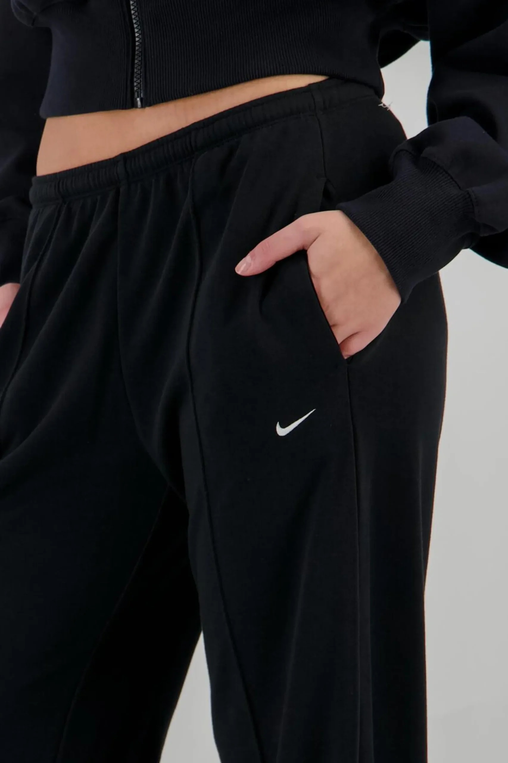 Calças Largas Nike