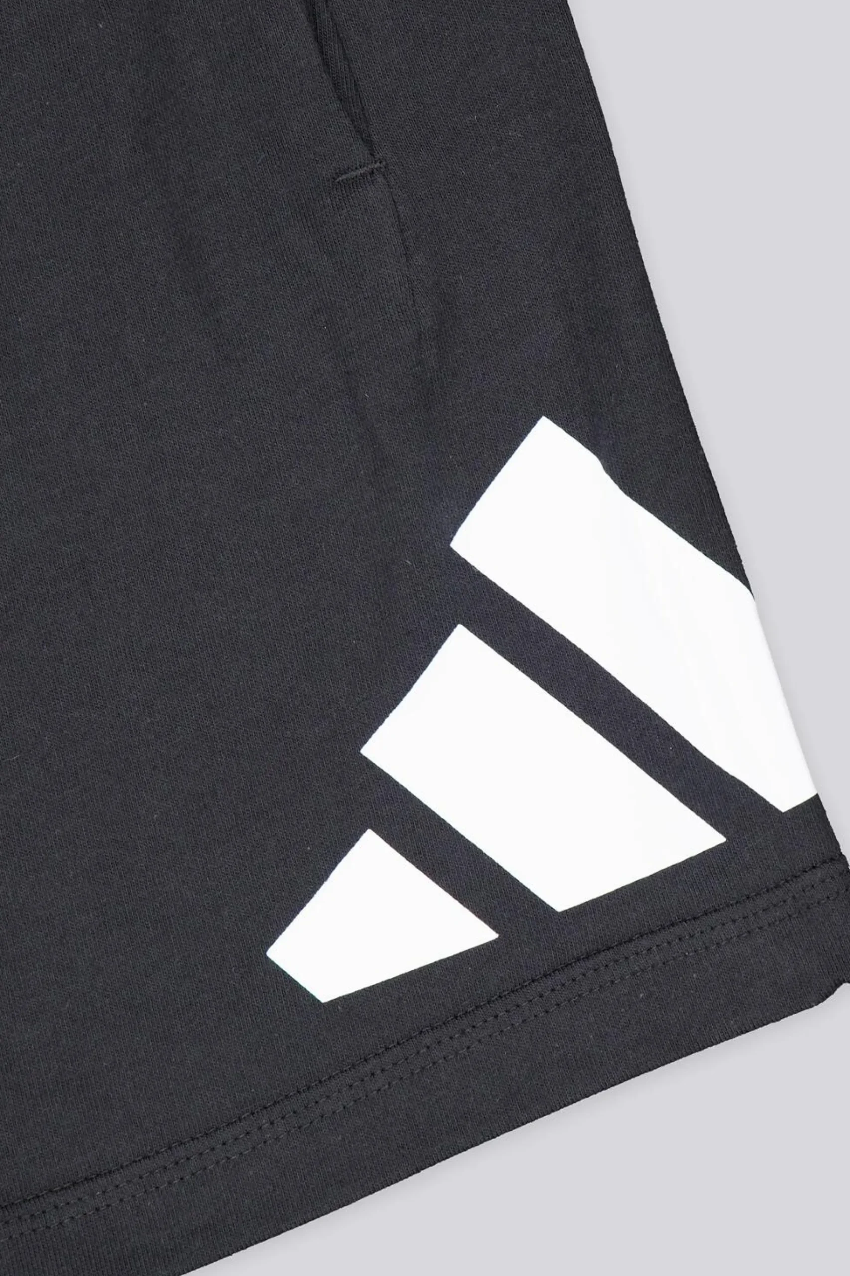 Calções adidas