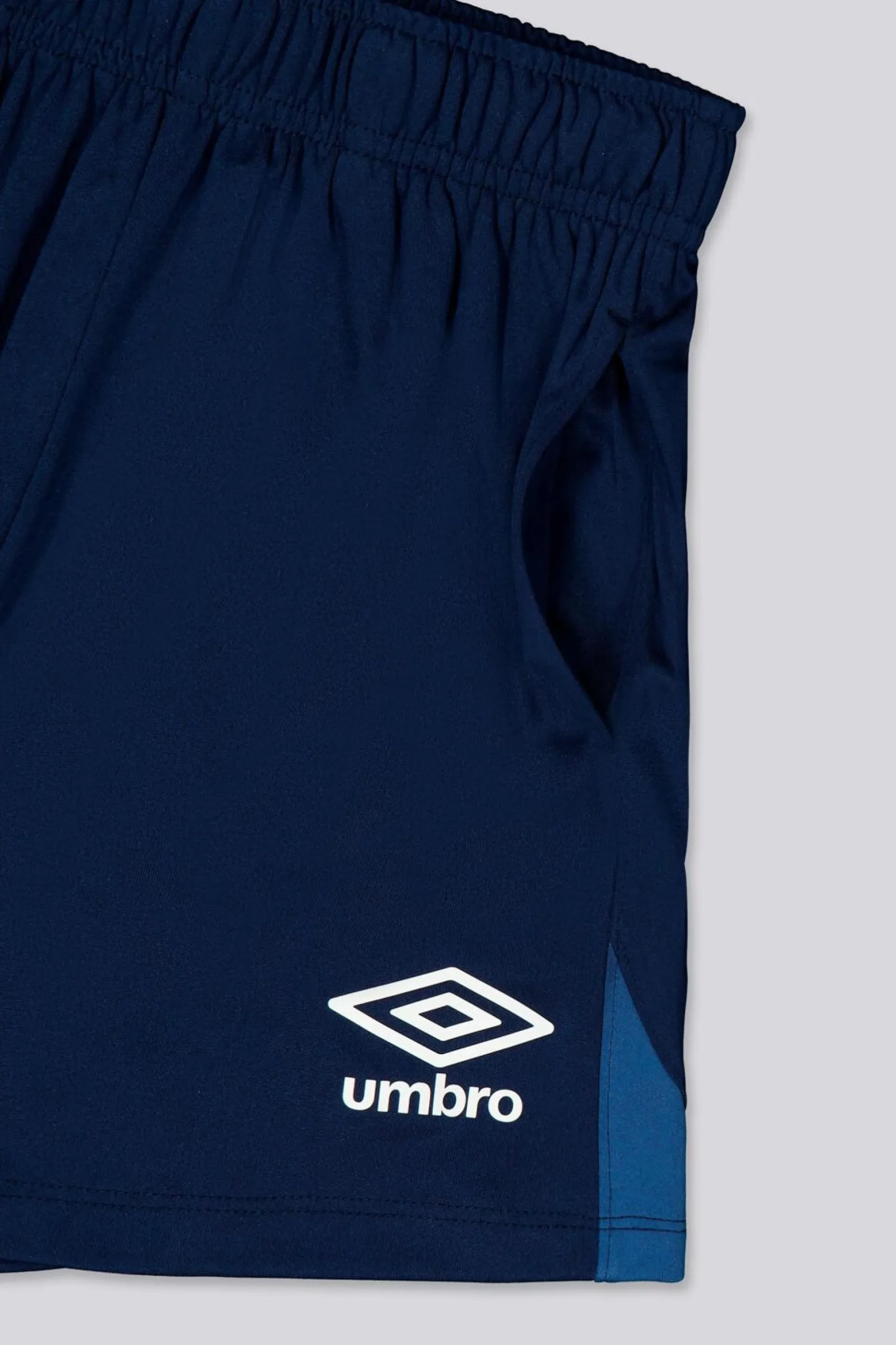 Calções Umbro Basic