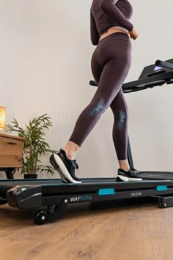 Cecotec Passadeira De Corrida Dobrável Com 1900 W De Potência. De 1 A 16 Km/h. 12 Programas Pré-definidos. Painel De Controlo Led. Superfície De Corrida De 130 X 40 Cm. Inclinação Motorizada. Dobrável, Com Rodas De Transporte, Monitor Cardiaco, Amortecimento, Sistema De Segurança Magnético E Suporte Para Dispositivos.