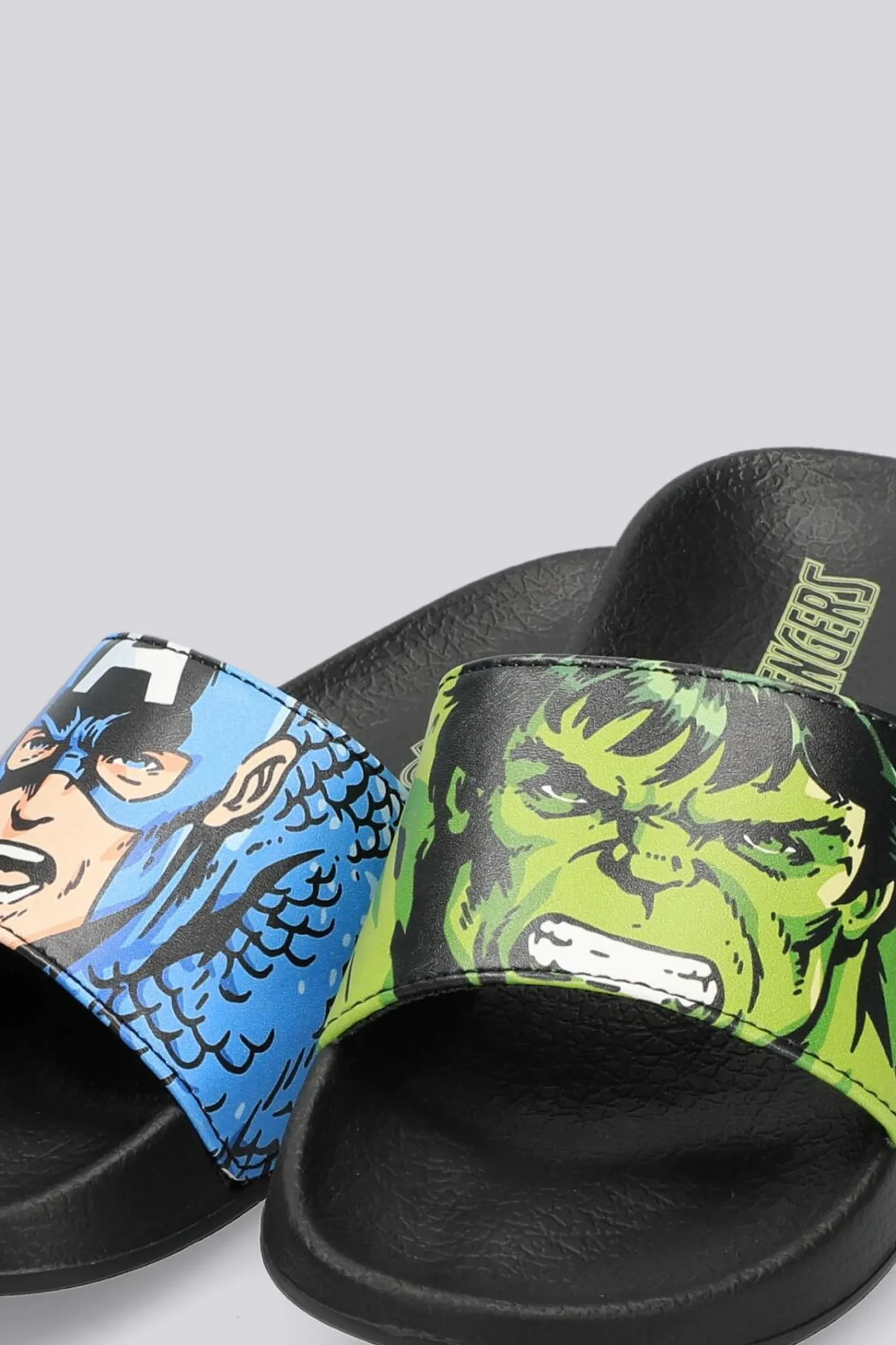 Chinelos Avengers