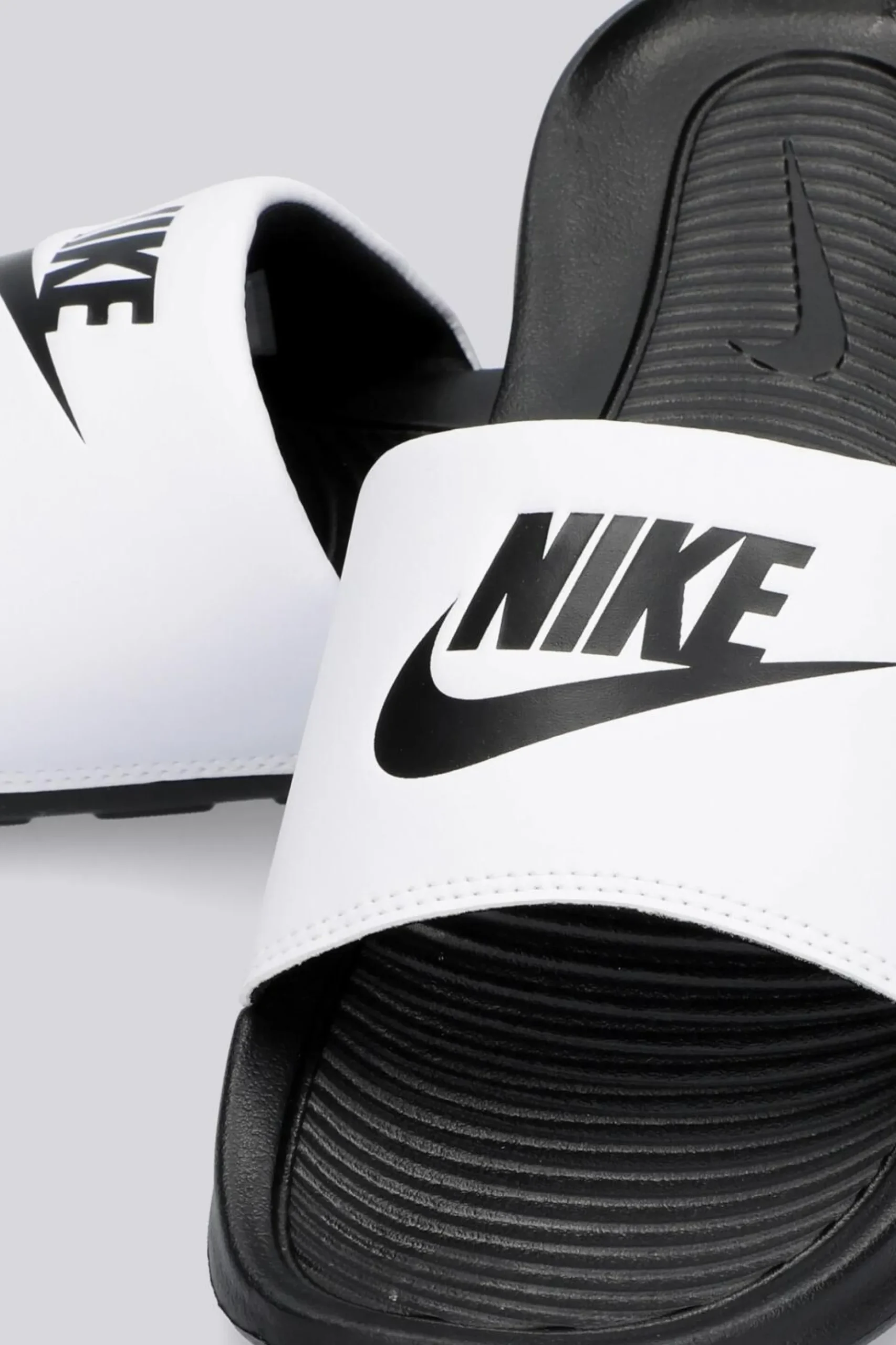 Chinelos Nike Victori