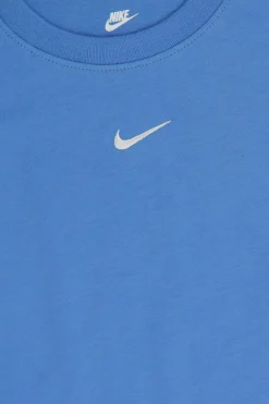 Nike Essential