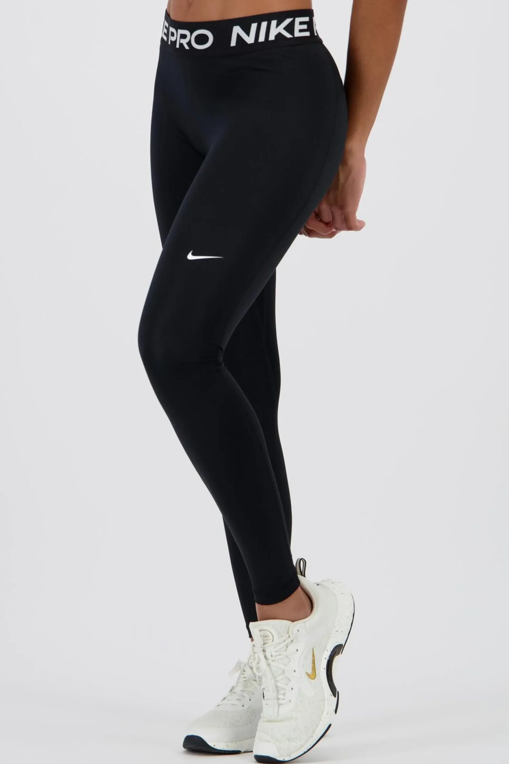 Nike Pro 365