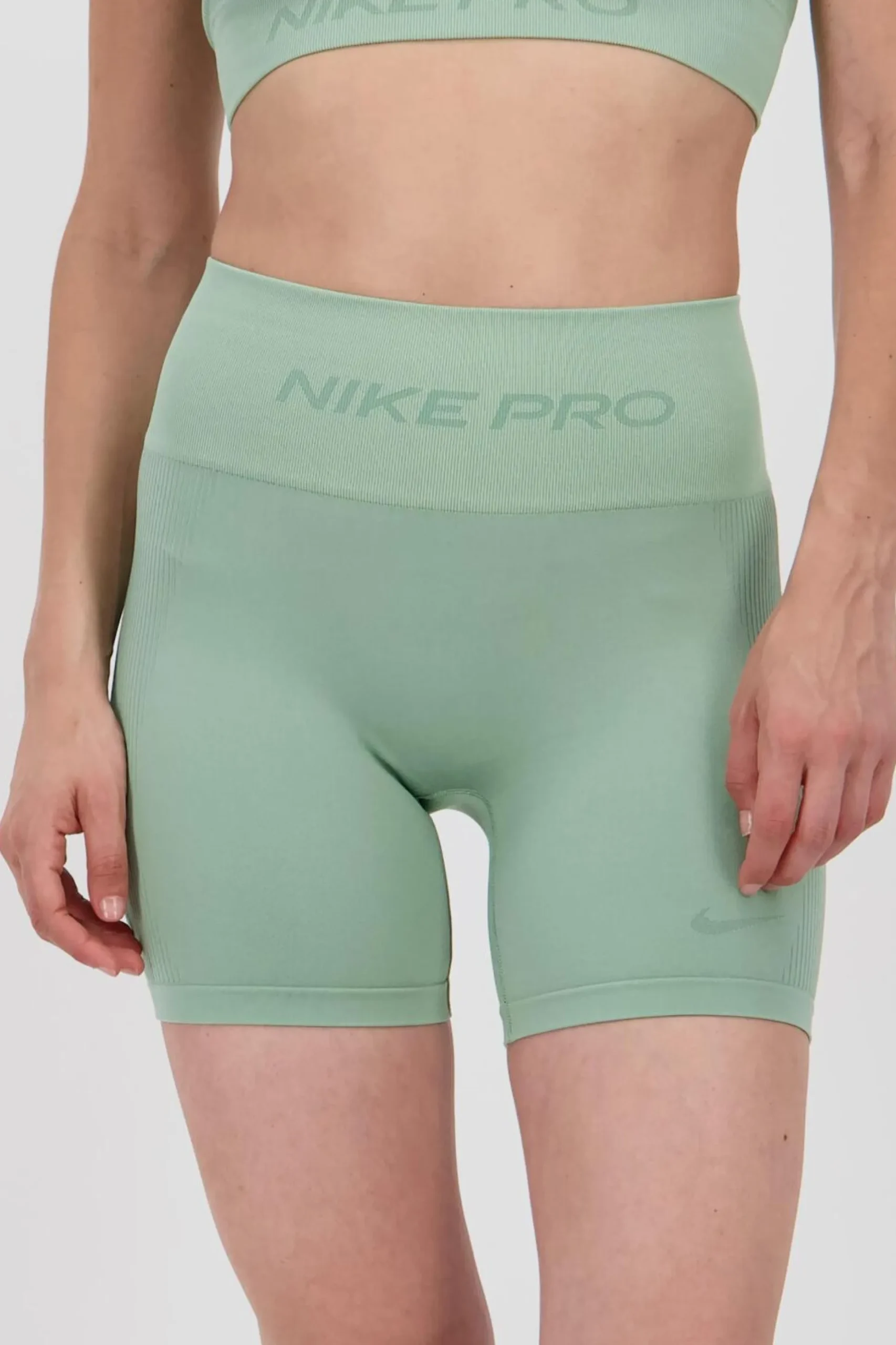 Nike Pro Seamless