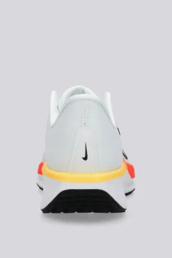 Nike Quest 6