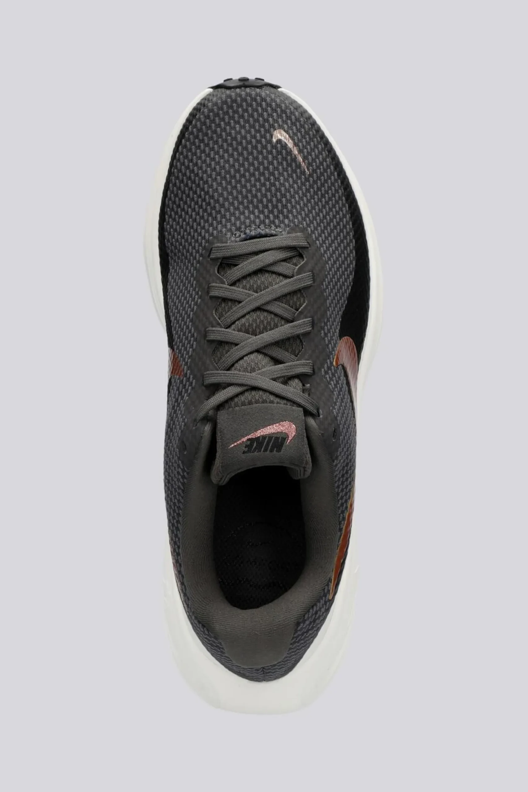 Nike Revolution 8
