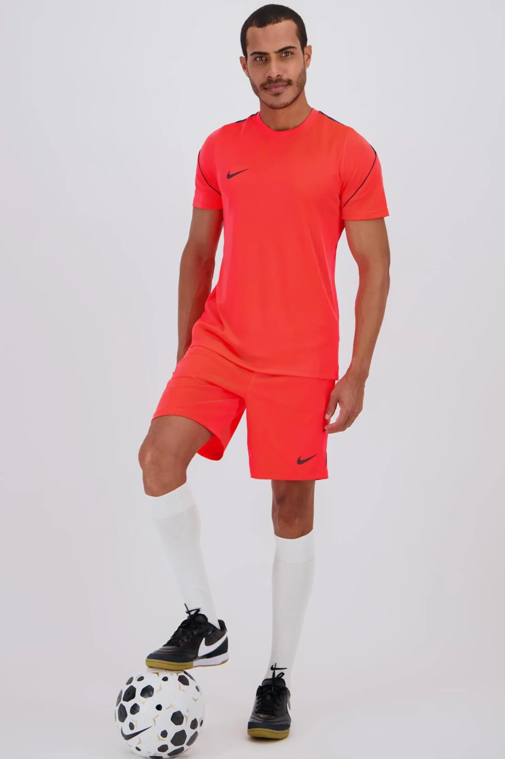 Nike Strike 26